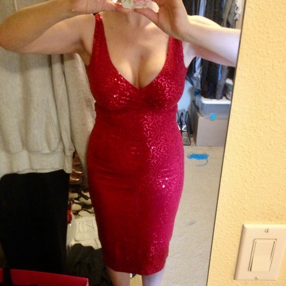 Tatyana Bettie Page Marilyn Red Sequin Dress - Picture 12 of 12